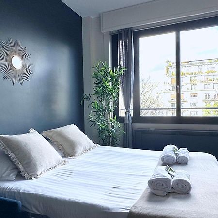 Stylish Apartment With A Balcony In Paris Eksteriør billede