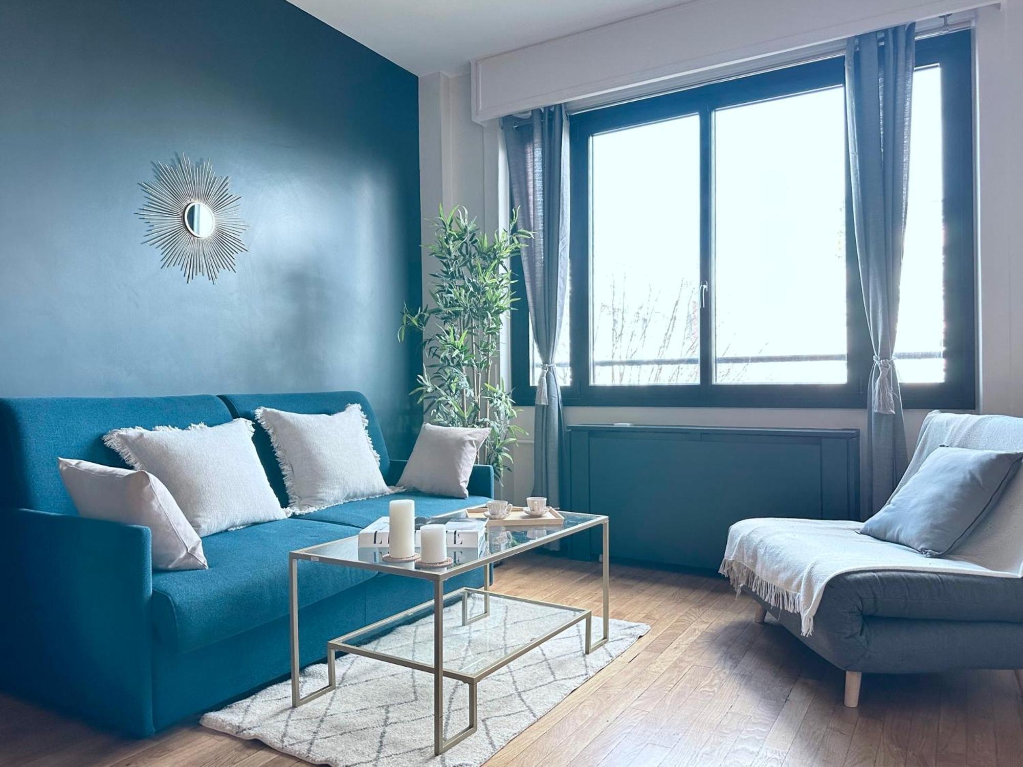 Stylish Apartment With A Balcony In Paris Eksteriør billede
